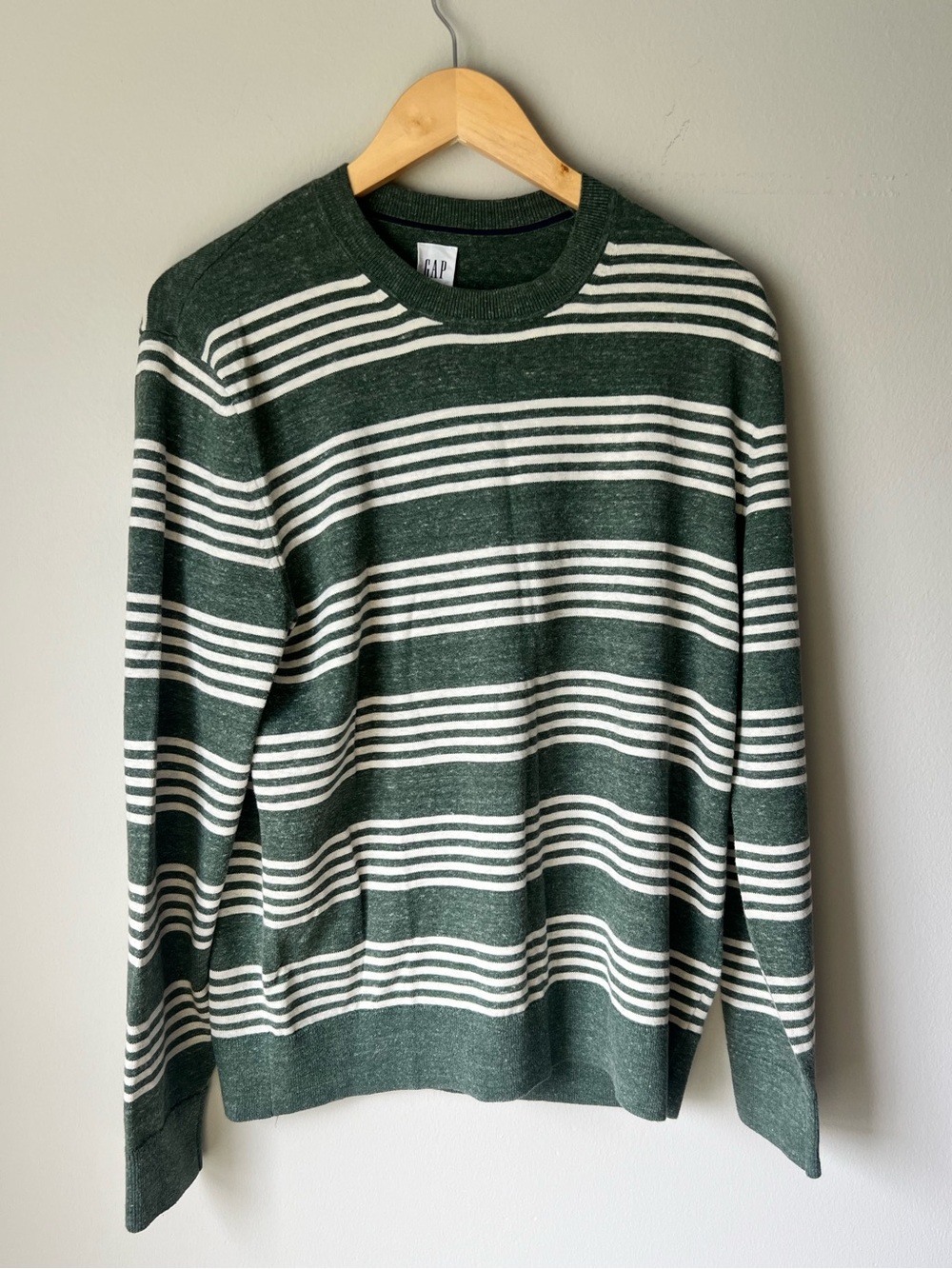 GAP Men's Green & White Stripe Crewneck Sweater Size M PRE-OWNED